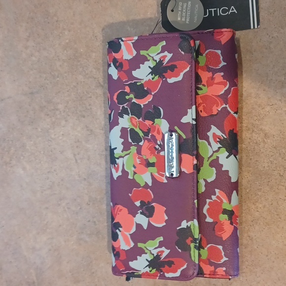Nautica Handbags - NWT Nautica Deep Sea Dive Wallet